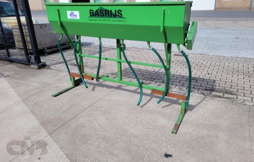 Foto van Basrijs rijenstrooier