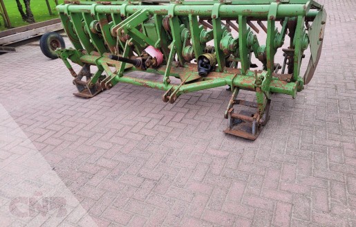 Foto van Celli krukas spitmachine