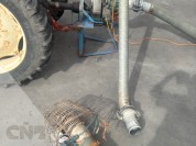 Foto van Tractor-Renault met beregeningspomp
