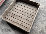 Foto van Houten broeibakken